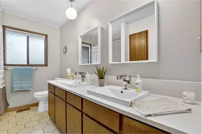 4308 SW Chesapeak Ave, Portland, OR 97239 - Photo 28