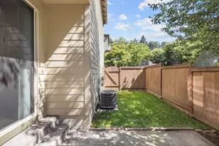 9259 SW Chopin Ln, Portland, OR 97225 - Photo 24