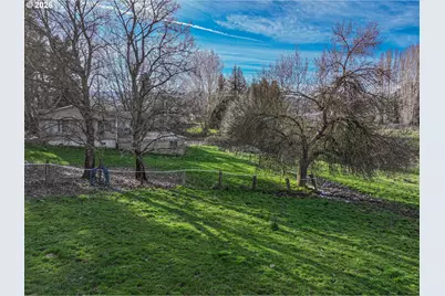 2739 Wyeast Rd, Hood River, OR 97031 - Photo 12
