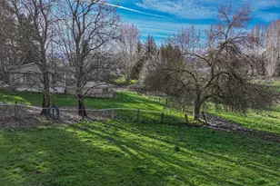 2739 Wyeast Rd, Hood River, OR 97031 - Photo 12