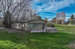 2739 Wyeast Rd, Hood River, OR 97031 - Photo 10