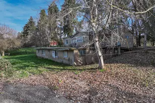 2739 Wyeast Rd, Hood River, OR 97031 - Photo 14