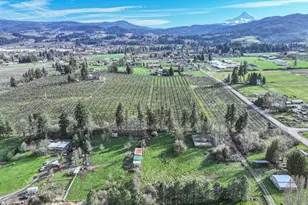2739 Wyeast Rd, Hood River, OR 97031 - Photo 6