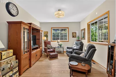 1663 5th St, Hood River, OR 97031 - Photo 6