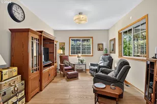 1663 5th St, Hood River, OR 97031 - Photo 6