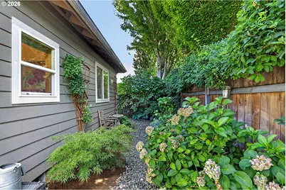 1663 5th St, Hood River, OR 97031 - Photo 40
