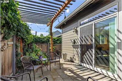 1663 5th St, Hood River, OR 97031 - Photo 38