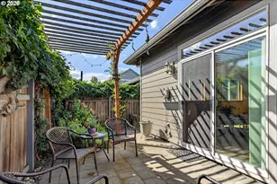 1663 5th St, Hood River, OR 97031 - Photo 38