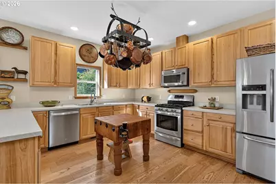 1663 5th St, Hood River, OR 97031 - Photo 14