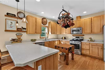 1663 5th St, Hood River, OR 97031 - Photo 12