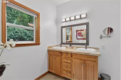 1663 5th St, Hood River, OR 97031 - Photo 32