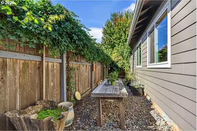 1663 5th St, Hood River, OR 97031 - Photo 42