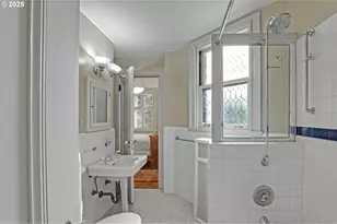 2141 NW Davis St, Portland, OR 97210 - Photo 26