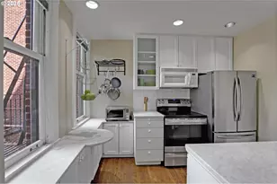 2141 NW Davis St, Portland, OR 97210 - Photo 14