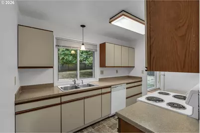 17905 NW Arcadia St, Portland, OR 97229 - Photo 12