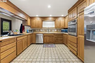 2595 Brussells St, North Bend, OR 97459 - Photo 10