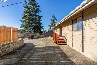 2595 Brussells St, North Bend, OR 97459 - Photo 32