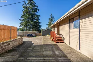 2595 Brussells St, North Bend, OR 97459 - Photo 32