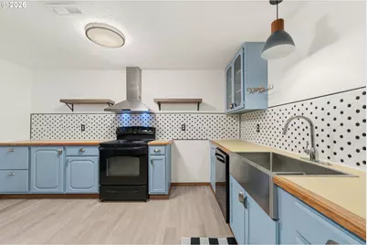 2595 Brussells St, North Bend, OR 97459 - Photo 22