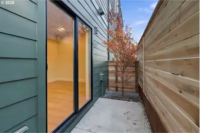 5152 E Burnside St, Portland, OR 97215 - Photo 14