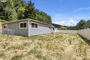 8935 State Hwy 38, Drain, OR 97435 - Photo 38