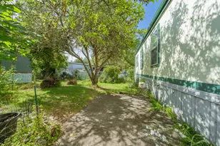 95 Athena Ln, Roseburg, OR 97470 - Photo 28