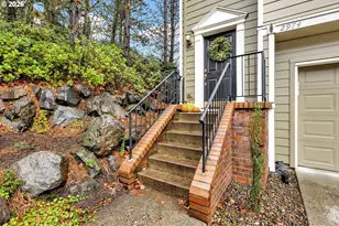 2974 NW Kennedy Ct, Portland, OR 97229 - Photo 4