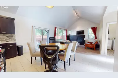 375 Mia Ln, Eugene, OR 97401 - Photo 10