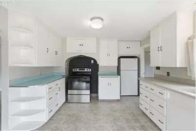 870 Hickory St NE, Salem, OR 97301 - Photo 10