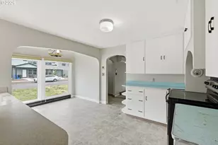 870 Hickory St NE, Salem, OR 97301 - Photo 12