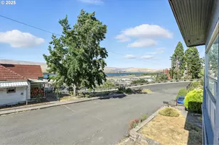 1014 E 7th St, The Dalles, OR 97058 - Photo 4
