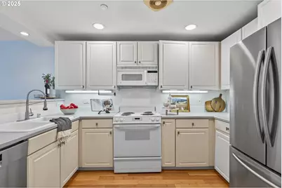 520 SE Columbia River Dr #326, Vancouver, WA 98661 - Photo 14