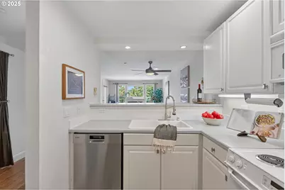 520 SE Columbia River Dr #326, Vancouver, WA 98661 - Photo 12