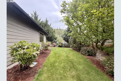 1695 NE Ruby Ct, Roseburg, OR 97470 - Photo 36