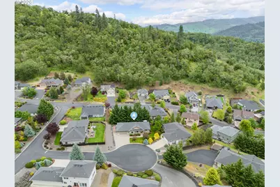 1695 NE Ruby Ct, Roseburg, OR 97470 - Photo 40