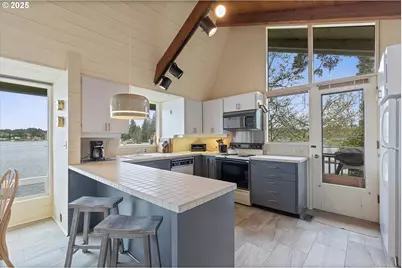 2871 NE East Devils Lake Rd, Otis, OR 97368 - Photo 10