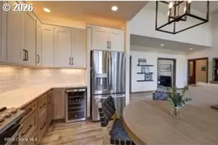 33032 Pacific Bellevue Ln, Warrenton, OR 97146 - Photo 16