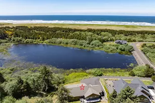 33032 Pacific Bellevue Ln, Warrenton, OR 97146 - Photo 2