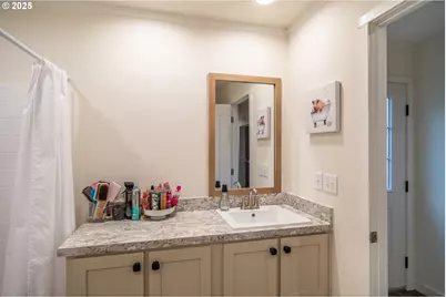 408 Whipple Ave, Drain, OR 97435 - Photo 28