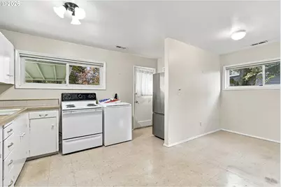 12508 NE Multnomah St, Portland, OR 97230 - Photo 8