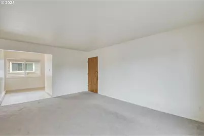 7537 N Heppner Ave, Portland, OR 97203 - Photo 8