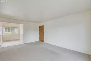 7537 N Heppner Ave, Portland, OR 97203 - Photo 8