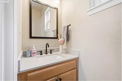 9213 N Endicott Ave, Portland, OR 97217 - Photo 16