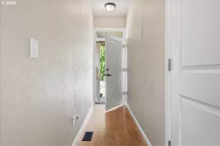9213 N Endicott Ave, Portland, OR 97217 - Photo 4