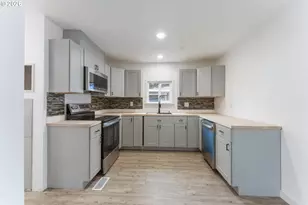 4424 SE Roethe Rd, Milwaukie, OR 97267 - Photo 10