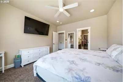 11447 SE Falco St, Happy Valley, OR 97086 - Photo 14