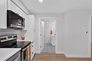 10345 NE Clackamas St, Portland, OR 97220 - Photo 8