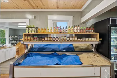 975 2nd St SE, Bandon, OR 97411 - Photo 18