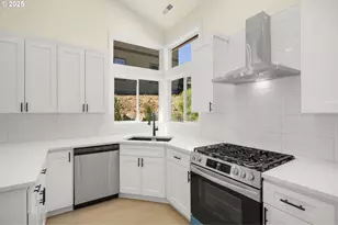 32904 NW View Terrace Pl, Scappoose, OR 97056 - Photo 14