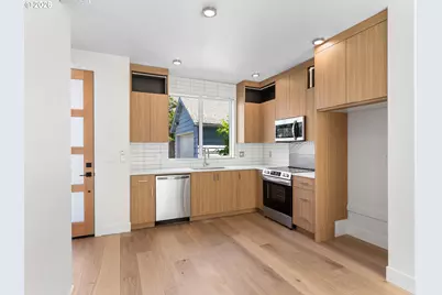 4266 SE 37th Ave #3, Portland, OR 97202 - Photo 2